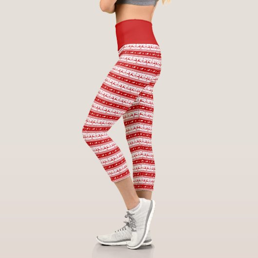 Leggings Capri Motif blanc et rouge de Noël cerf et traîneau (Gauche)