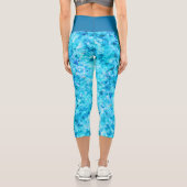 Leggings Capri Motif d'art bleu foncé Aqua Turquoise Polygon (Verso)