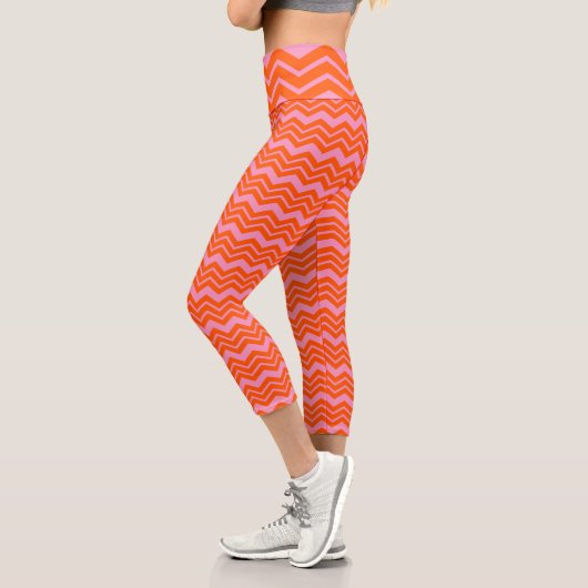 Leggings Capri Motif de conception Chevron Orange et Rose (Gauche)