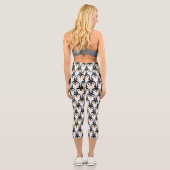 Leggings Capri Motif de pingouin noir et blanc moderne (Verso)