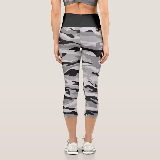 Leggings Capri Nom personnalisé Motif de camouflage noir (Verso)