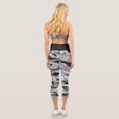 Leggings Capri Nom personnalisé Motif de camouflage noir (Verso)