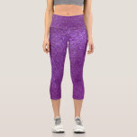 Leggings Capri Parties scintillant royale violette de Girly<br><div class="desc">Ce design chic et féminin est parfait pour la fille. Elle représente une parties scintillant violette royale éclatante et imbriquée. C'est joli, moderne, tendance et unique.***CONCEPTION IMPORTANTE NOTE : Pour toute demande de conception personnalisée, telle que les demandes de produit correspondant, les modifications de couleur, les modifications de placement ou...</div>