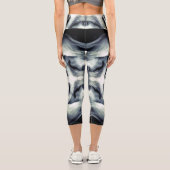 Leggings Capri Passage abstrait de fumée noir blanc à travers la  (Verso)
