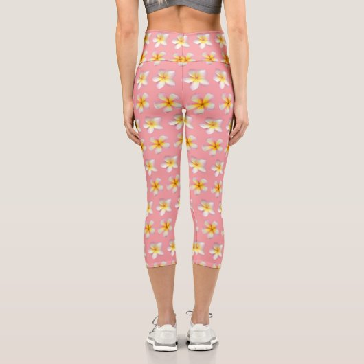 Leggings Capri Pastel Frangipani Plumeria Fleurs sur rose (Verso)