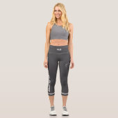 Leggings Capri Personnalisé Propulsé par Pilates Gris foncé (Recto)