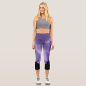 Leggings Capri Pétales de fleurs violettes Ultra violet noir (Recto)