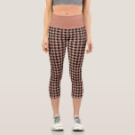 Leggings Capri Plaid en laiton séquoia d'antiquité<br><div class="desc">Nos collants capri plaid Houndstooth en laiton d'antiquité Redwood sont une pièce magnifique pour votre garde-robe et pour voir. Le plaid Houndstooth se distingue parmi les autres modèles tartans par son aspect distinctif. Dans les tons noir, tan et rose, ces collants Houndstooth sont disponibles à l'achat. Habille tes vêtements d'automne...</div>