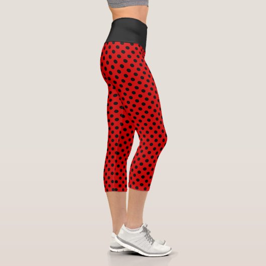 Leggings Capri Pois noirs mignons en rouge (Droite)