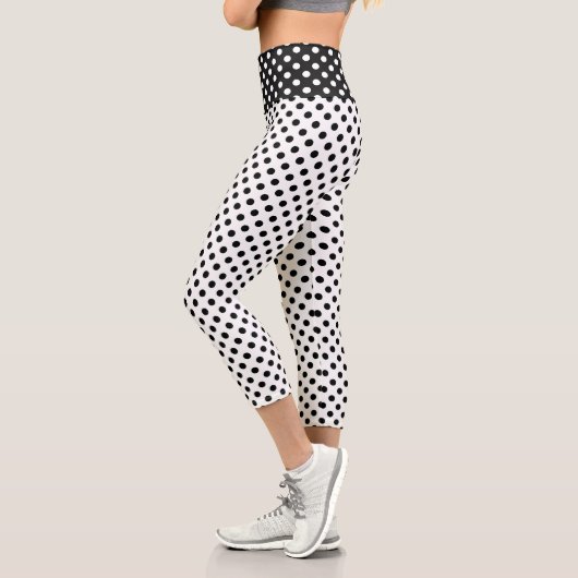 Leggings Capri Pois noirs sur Arrière - plan blanc (Gauche)