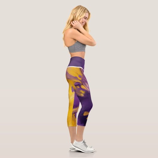 Leggings Capri Résumé Abstrait Violet et Or (Droite)