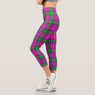 Leggings Capri Rose et vert sur motif carreaux tartan violet