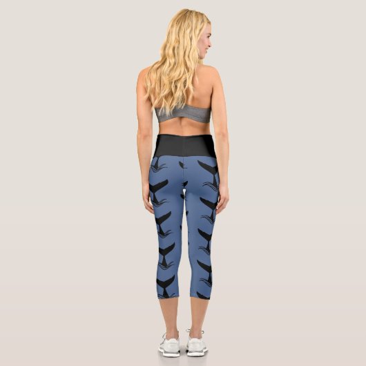 Leggings Capri Silhouette de la queue de baleine d'Ocean Wave (Verso)