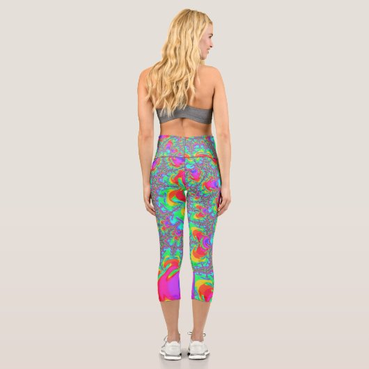 Leggings Capri Trippy Retro Vibrant Neon Arc-en-ciel Fractal Art (Verso)