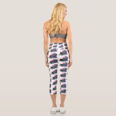 Leggings Capri Un requin drôle en regardant la bande dessinée de (Verso)