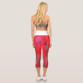 Leggings Capri Une étonnante écharpe rouge et verte avec fleurs e (Verso)