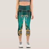 Leggings Capri Veille bijoux Steampunk sur un Arrière - plan vert (Recto)