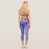 Leggings Capri Violet bleu violet abstrait motif en détresse (Verso)