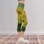Leggings Capri Weer Mandala jaune vert et orange<br><div class="desc">Ce mandala funky est décoré de jaune,  vert et orange dans un style de tissage en panier. Des visuels psychédéliques pour l'hippie moderne ou toute personne qui aime les couleurs super.</div>