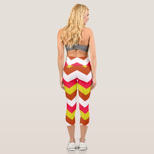 LEGGINGS CAPRI ZIGZAG PATTERN. (Verso)