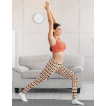 Leggings Costume de Motif noir blanc orange d'Halloween<br><div class="desc">Moderne, cool, éffrayant, chic, élégant, halloween orange blanc et noir triangles géométriques motif, respirant, cousu à la main, femmes en longueur entraînement sport yoga gym course halloween costume de sorcière pantalon leggings, qui s'étire pour s'adapter à votre corps, embrasse dans tous les bons endroits, rebondit après le lavage, et ne...</div>