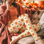 Leggings Crème d'Halloween Citrouilles vintages et étoiles<br><div class="desc">Ces Citrouilles Vintages et Stars Halloween Cream Leggings présentent des citrouilles oranges classiques et des étoiles noires ludiques sur un arrière - plan crémeux. Le design capte une ambiance rétro d'Halloween, ce qui en fait un choix parfait pour célébrer la saison éffrayante dans un style amusant et unique. Idéales pour...</div>
