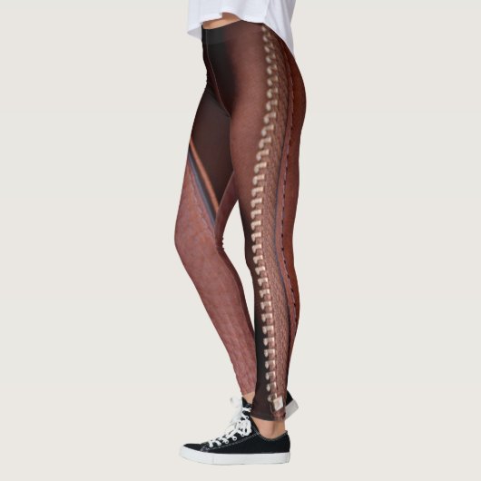 Leggings Cuir Brun Faux Dézippé Sensuel (Gauche)