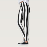Leggings Décor noir et blanc de rayures verticales dessus<br><div class="desc">Celles-ci façonnent les guêtres élégantes dans un décor noir et blanc de rayures verticales pour vous-même ou comme cadeau sure pour faire une impression dans toutes les occasions. Lien employez "contact ce concepteur" pour nous contacter avec vos demandes spéciales de conception ou pour de l'aide avec n'importe lequel de vos...</div>
