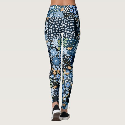 Leggings Fleurs Bleues Patchwork : Tissu sans couture. (Dos)