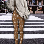 Leggings Fleurs de châtaigniers<br><div class="desc">C'est l'automne ! Embrassons les richesses de la nature automnale avec ces fleurs de châtaigniers imprimées sur des léggings ! Bon à utiliser avec n'importe quel dessus de couleur solide. Versatile et confortable à porter et à parcourir votre horaire chargé.</div>