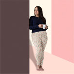 Leggings Fleurs de jardin sur Motif arrière - plan beige<br><div class="desc">Présentant nos légumineuses à motifs floraux époustouflants, parfait pour ajouter une touche d'élégance à toute tenue. Fabriquées en matériau extensible de haute qualité, ces leggings offrent un confort ultime et un ajustement flatteur. Le magnifique design floral est attrayant et féminin, ce qui les rend parfaits pour les occasions décontractées et...</div>