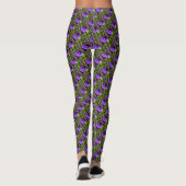 Leggings Fleurs violettes sur vert, Nom personnalisé (Dos)