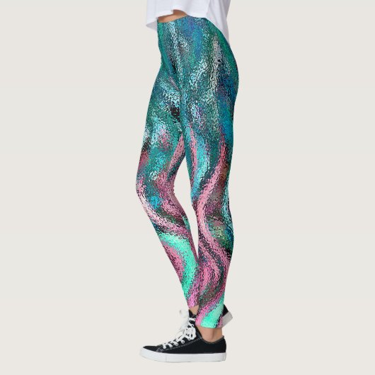 Leggings Guêtres d'art abstrait par l'artiste Kevin Dailey. (Gauche)