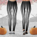 Leggings Halloween Bandes verticales noir et blanc ombre<br><div class="desc">Cool et unique partout imprimer leggings Halloween idée costume pour elle. Motif noir et blanc amusant avec des lignes verticales rétro. Vous pouvez customiser la couleur des pattes blanches.</div>
