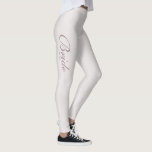 Leggings La mariée fiançailles rose rose poussiéreuse pour<br><div class="desc">Dusty rose rose fiançailles marié pour être un t-shirt cadeau. Cette belle collection florale classique d'antiquité sera parfaite pour une célébration de jardin intérieur ou extérieur pour un mariage, une douche nuptiale, un baby shower ou une fête de style champêtre. Il suffit de le modifier comme vous l'aimez, la collection...</div>