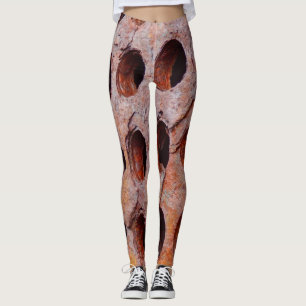 Leggings métalliques perforés rouillés