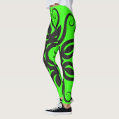 Leggings Modèle floral noir sur l'entraînement féminin vert (Gauche)