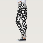 LEGGINGS MON MEILLEUR MANDALA D'ART COMANIEN EN FLORAL NOIR (Gauche)
