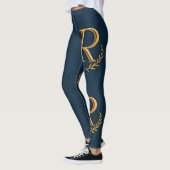Leggings Monogramme initial personnalisé en or sur marine (Gauche)