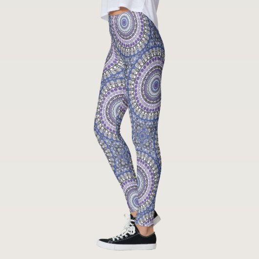 Leggings Motif circulaire géométrique Mandala bleu et viole (Gauche)