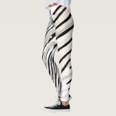 Leggings Motif géométrique rayures noir, blanc et gris (Gauche)