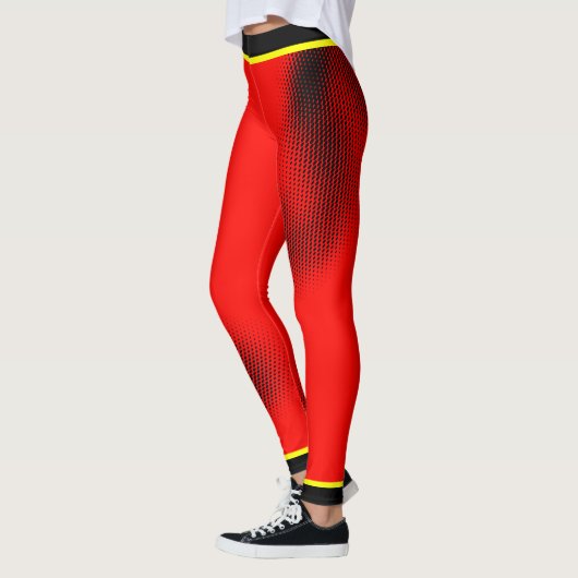 Leggings Motif point noir avec nom sur rouge (Gauche)