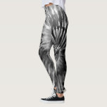 Leggings Noir et blanc Psychédélique Starburst Tie Dye<br><div class="desc">Ces leggings sont dotés d'un design psychédélique de teinture à cravate qui rappelle la contre-culture hippie des années 1960. Parfait pour le yoga, la course, l'entraînement à la salle de gym, ou juste quand vous voulez porter des collants sexy mignons. Les couleurs sont monochromes avec des tons noir blanc et...</div>