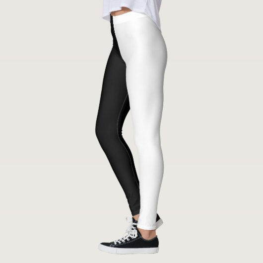 Leggings noirs et blancs (Gauche)