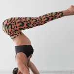 Leggings Peach Coral Vivant Couleur de Leopard Or 2019<br><div class="desc">Cette conception a été créée par art numérique. Elle peut être personnalisée en cliquant sur le bouton personnaliser et en ajoutant du texte, des images ou des images à customiser. Contactez-moi à l'adresse colorflowcreations@gmail.com si vous souhaitez que ce design soit disponible sur un autre produit. Achetez ma peinture acrylique abstraite...</div>