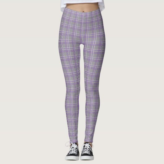 Leggings Plaid classique tartan. Gris, lilas (Devant)