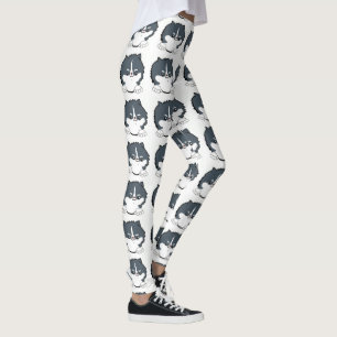 Leggings poméranien tricolore qui regarde