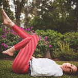 Leggings Simple Minimaliste Cute Whimsical Rouge rayé<br><div class="desc">Ce design comprend une simple rayure rouge minimaliste leggings fantaisie avec une fête rouge simpliste,  un adorable fantaisie,  créatif simple minimaliste classique,  pantalon de yoga de Noël de vacances,  design créatif mignon fantaisie,  vêtements de vacances de Noël,  bandes blanches à deux tons,  rayures rouges,  style festif de vacances mignonne</div>