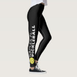 Leggings Sporty Pickleball Custom Town Nom de l'équipe Noir<br><div class="desc">Les jambes parfaites pour les amateurs de pickleball. Des leggings de haute qualité avec votre texte personnalisé et un pickleball jaune de chaque côté. Ajoutez votre nom d'équipe, le nom de la ville, le nom du club, etc. Amusant pour jouer en société décontractée ou jouer au tournoi - changez facilement...</div>
