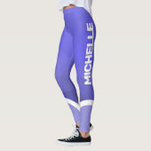 Leggings Tons de violet avec nom blanc et rayures modernes (Gauche)